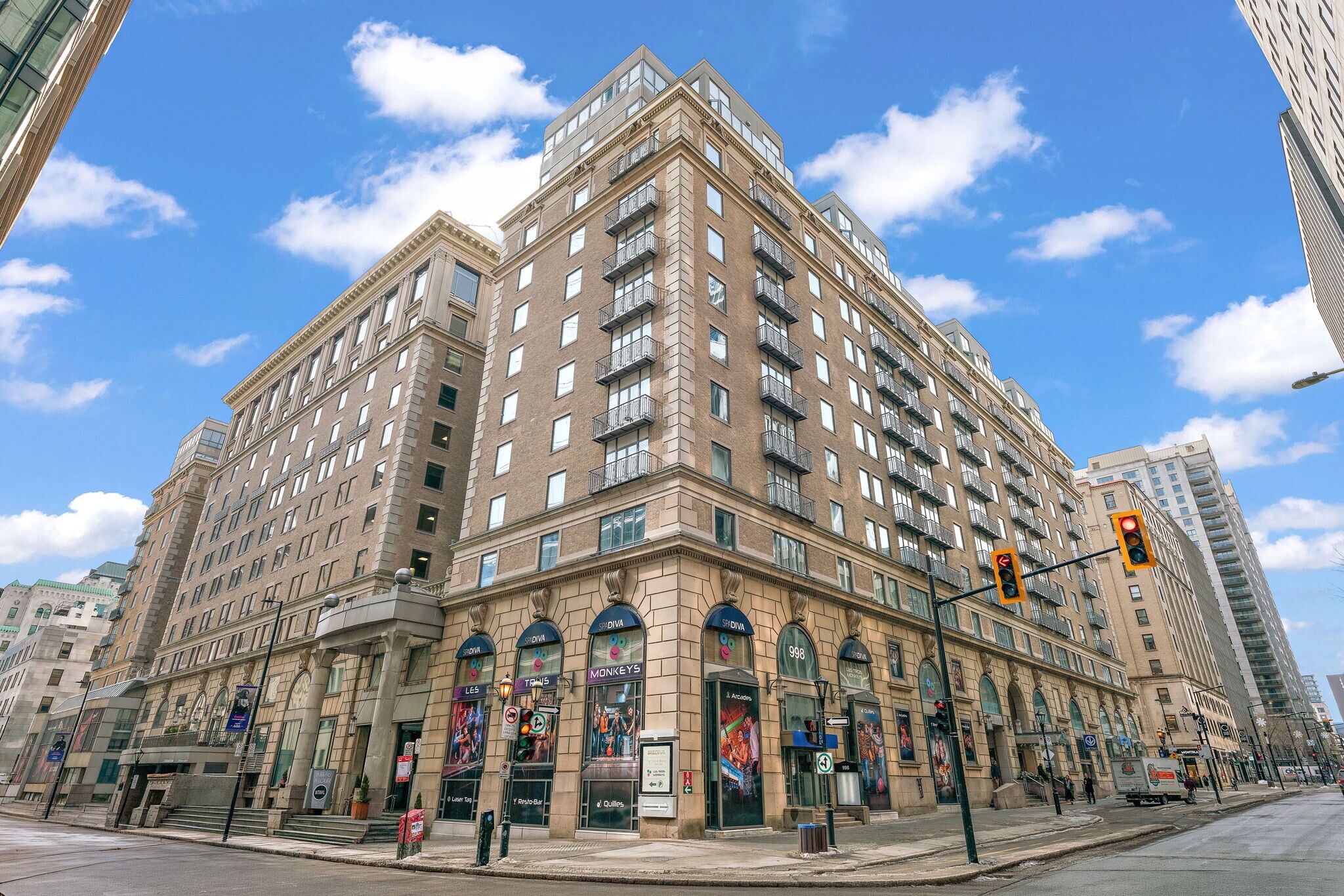 1555 Rue Peel, Montréal, QC for Rent