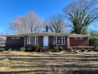 Cornelius, NC Apartments - 20230 Main St