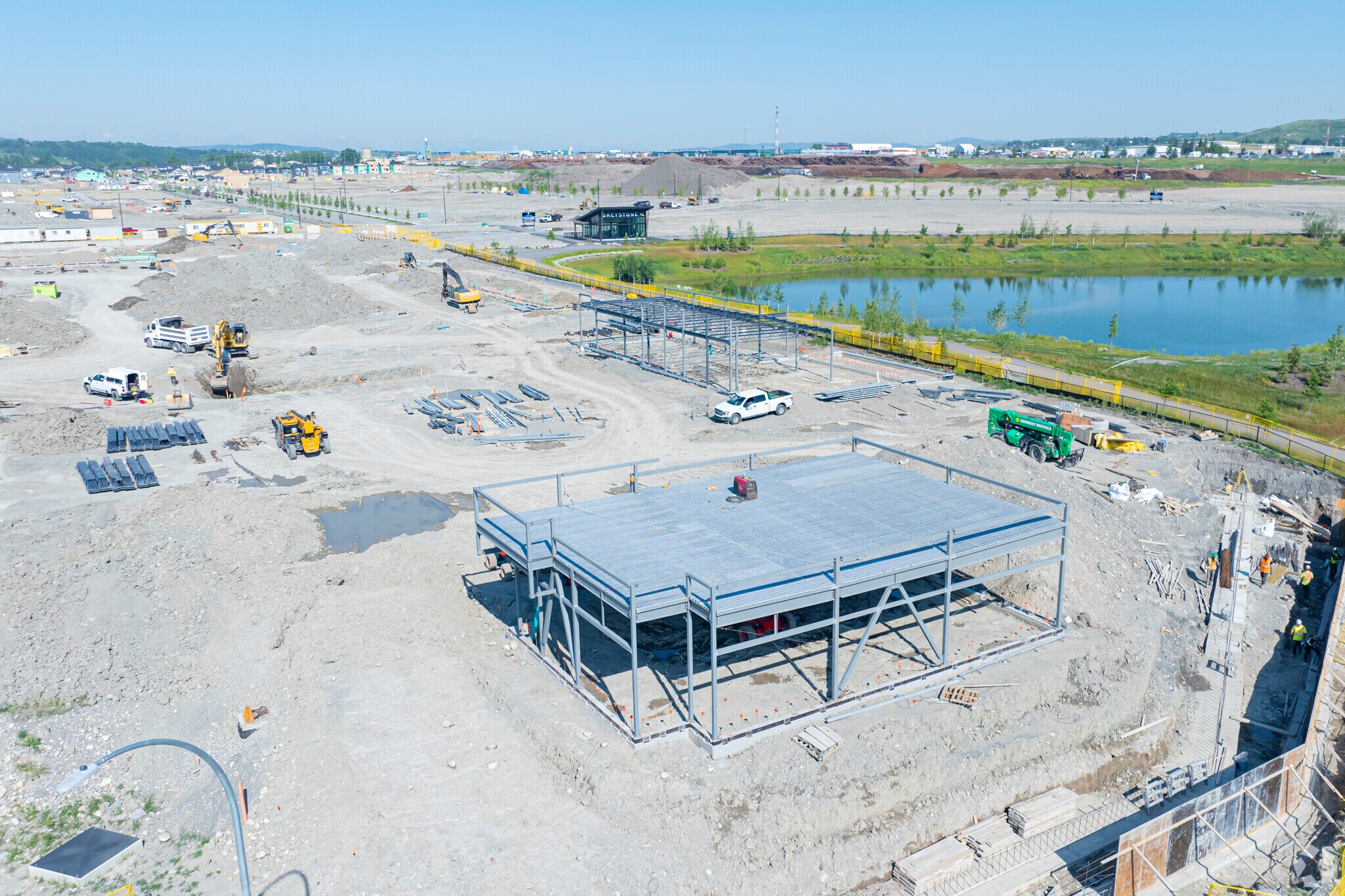 264 Park St, Cochrane, AB for Rent