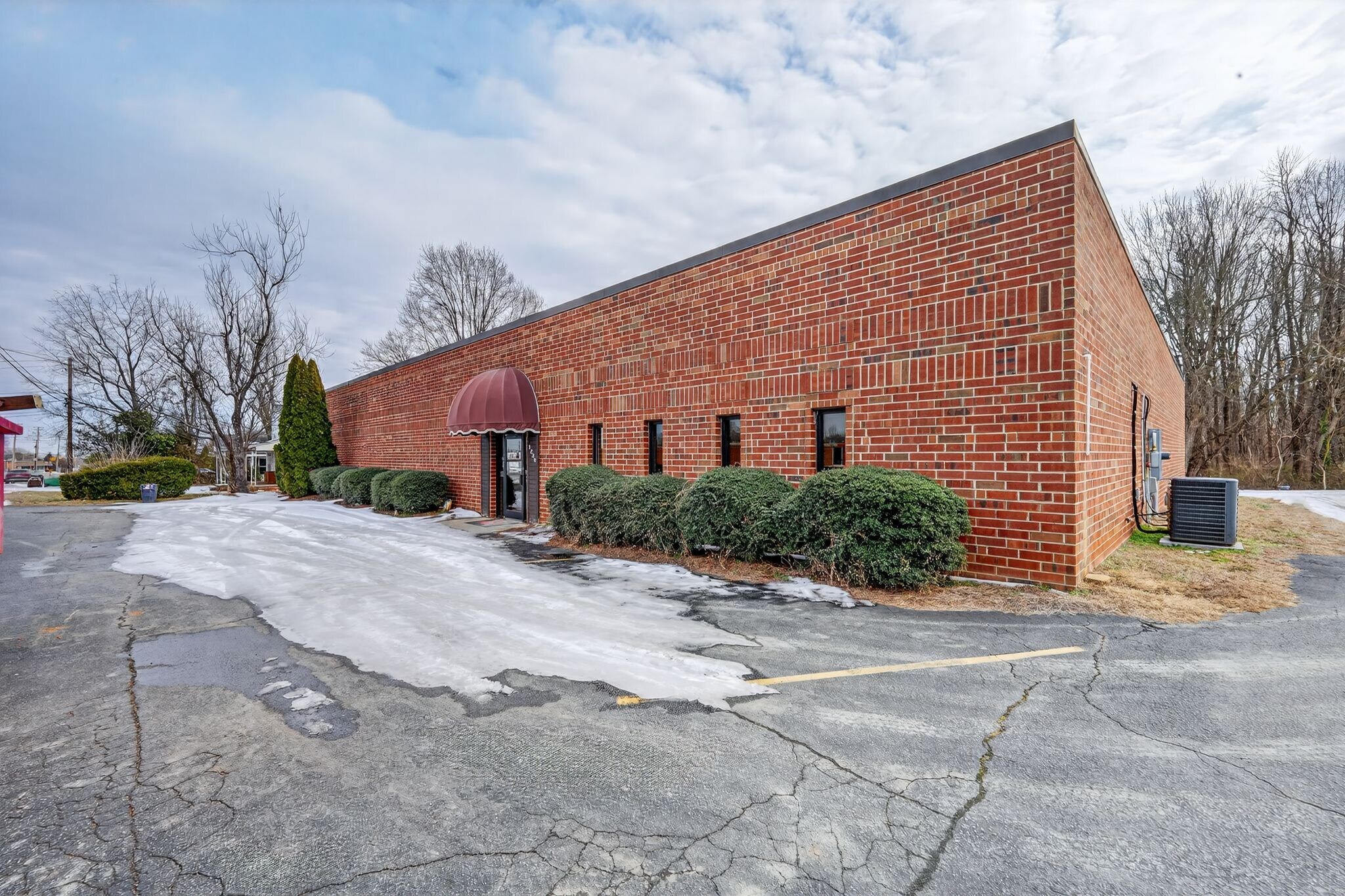1225 W Market Center Dr, High Point, NC for Rent