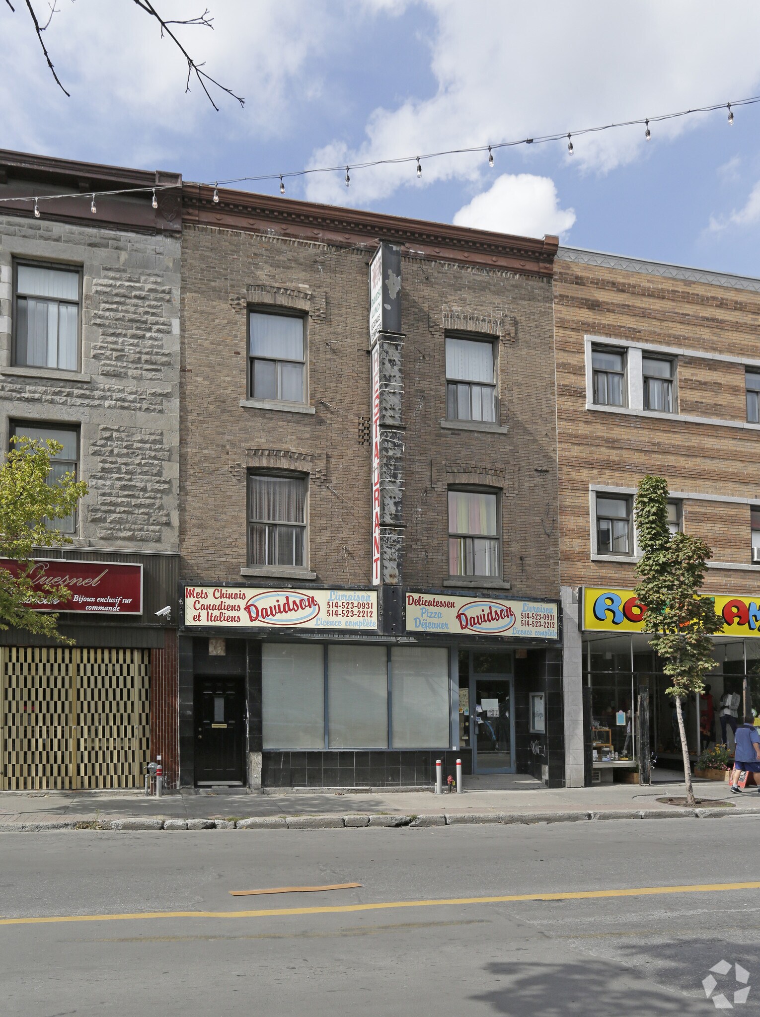 3417 Rue Ontario E E, Montréal, QC for Sale