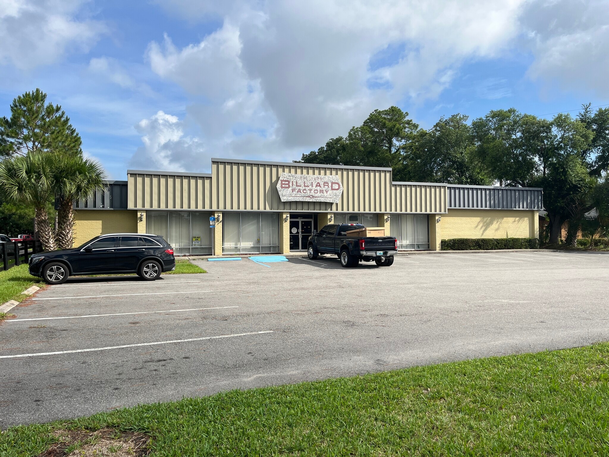 5585 University Blvd W, Jacksonville, FL for Sale