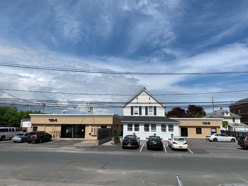 184 S 1st St, Lindenhurst, NY for Rent