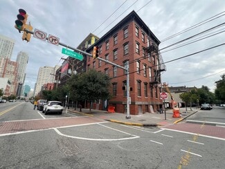 Jersey City, NJ Retail - 141 Christopher Columbus Dr