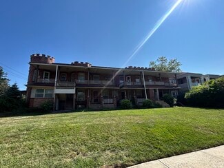 Lakewood, OH Apartments - 14801 Clifton Blvd