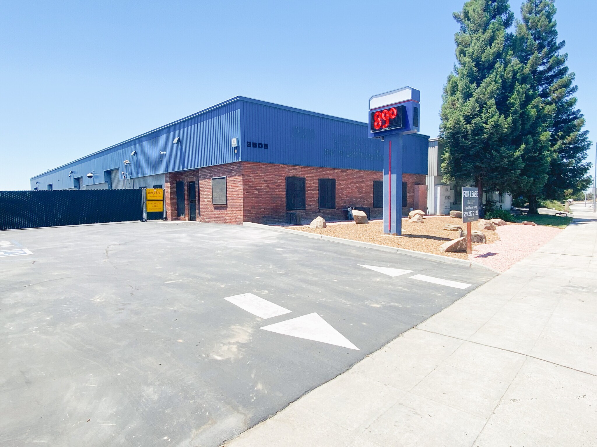 3505 W Ashlan Ave Fresno, CA 93722 Industrial Property for Sale on