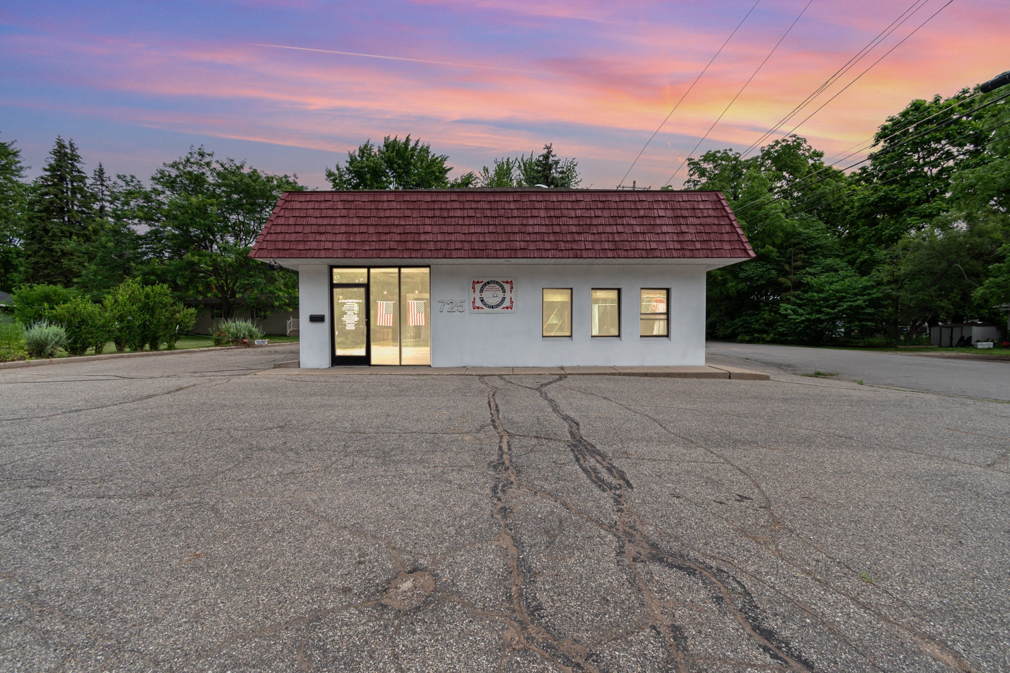 725 E Center St, Ithaca, MI for Sale