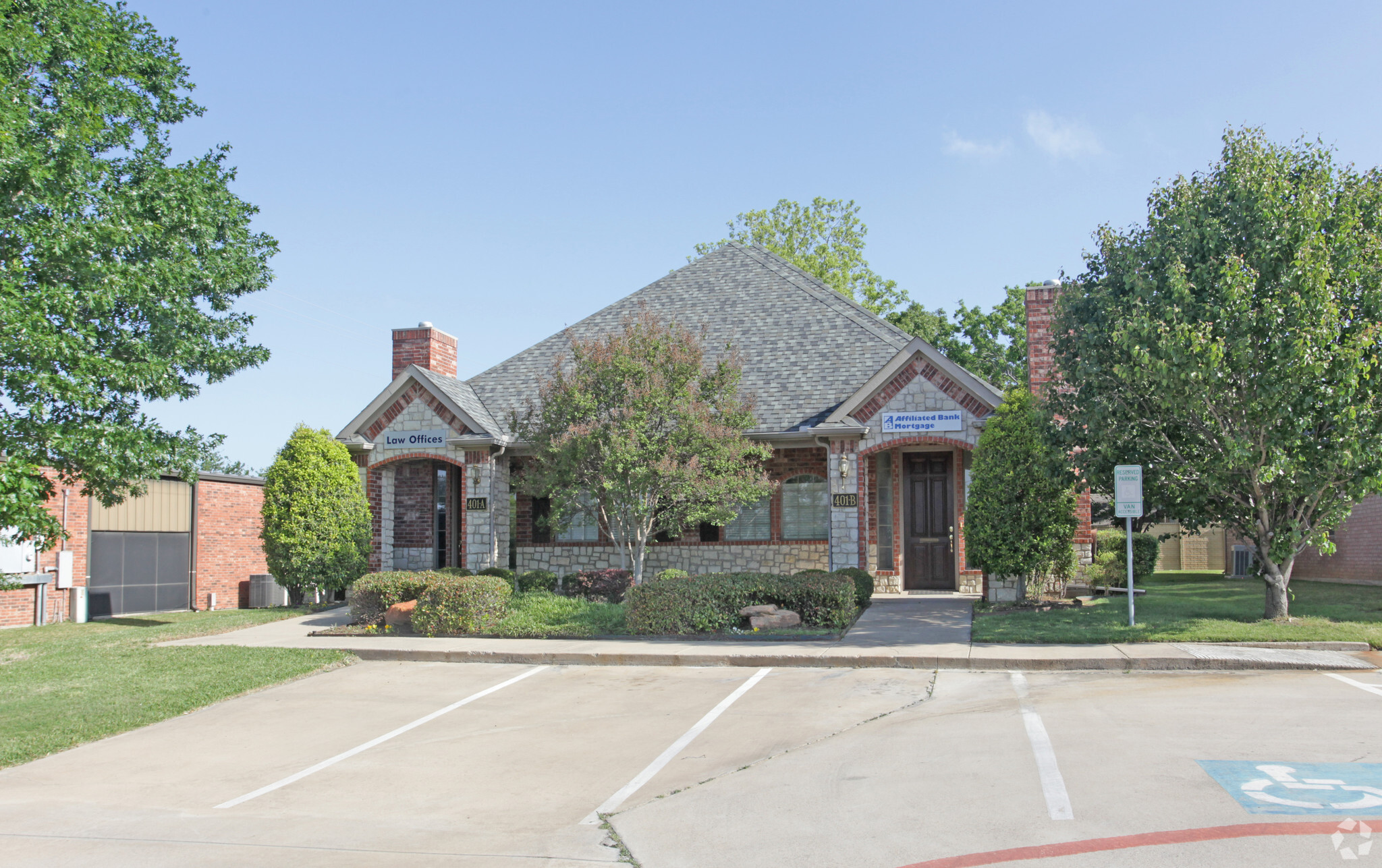 401 Harwood Rd, Bedford, TX for Rent