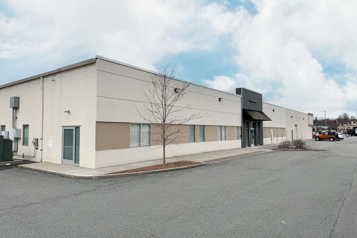 982-986 Main St, Fishkill, NY for Rent