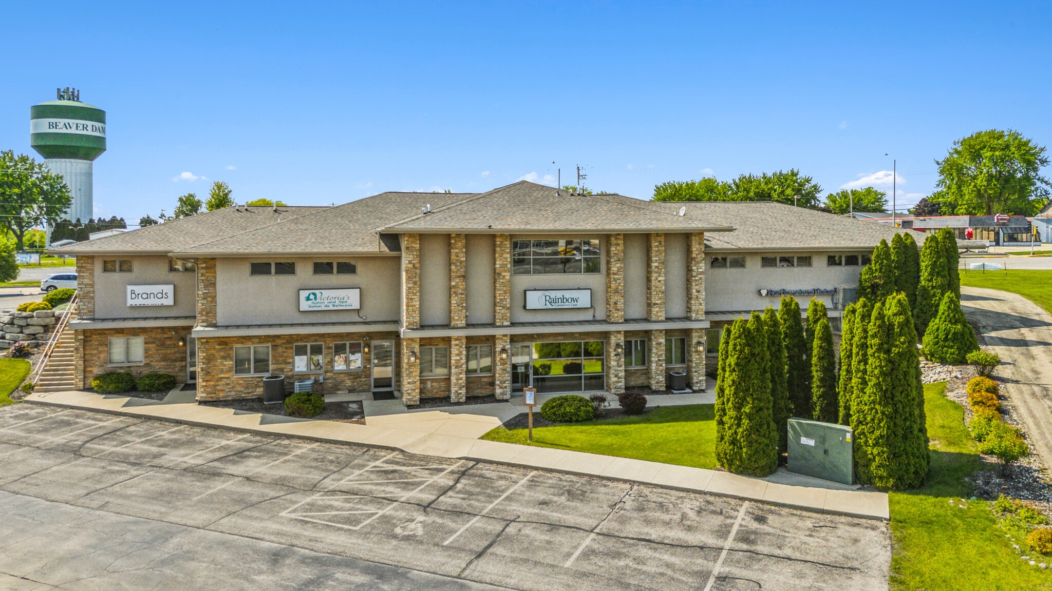 1659 N Spring St, Beaver Dam, WI for Sale