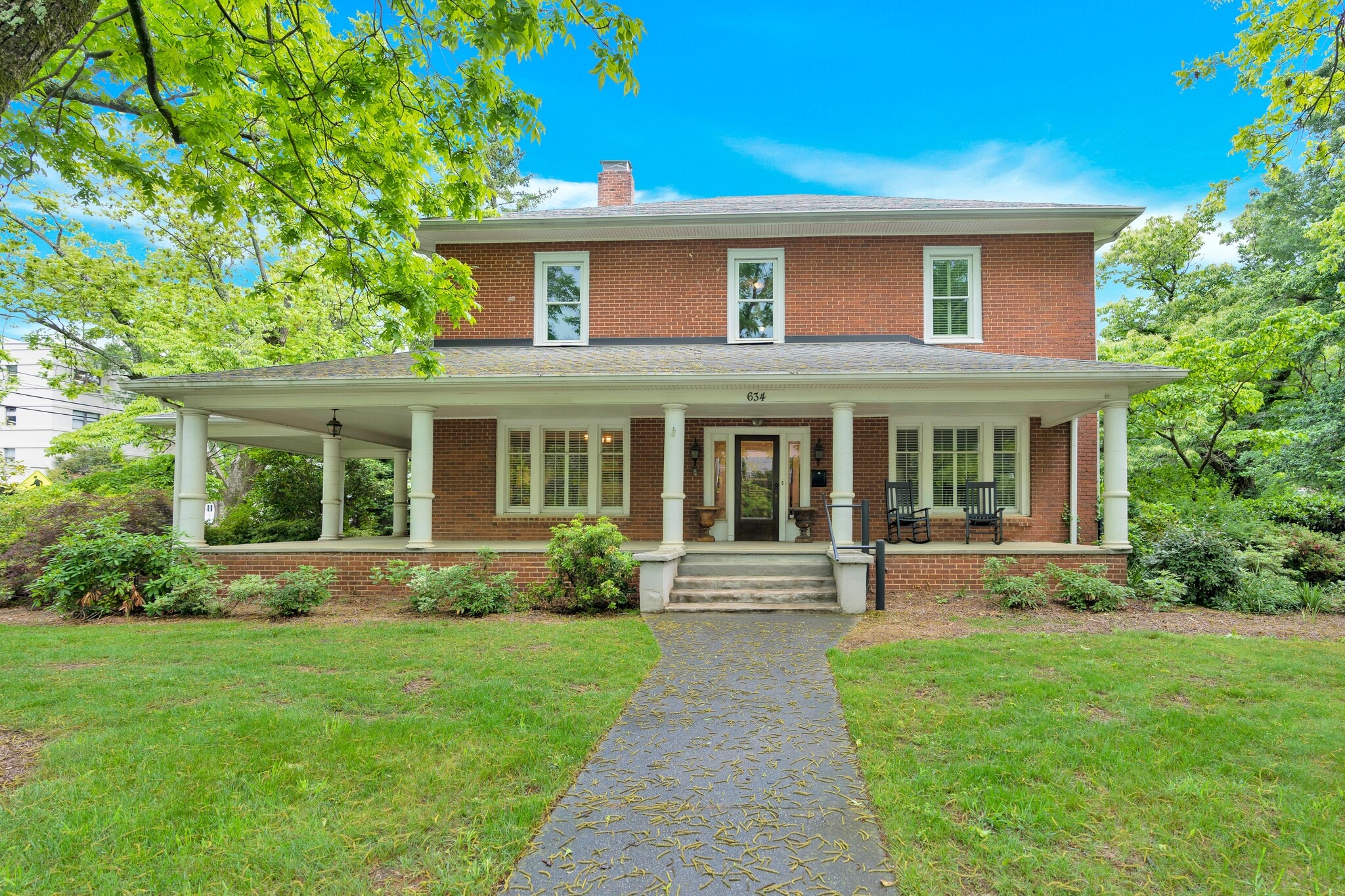 634 E Center Ave, Mooresville, NC for Sale