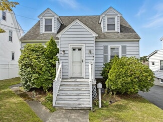 North Andover, MA Multi-Family - 183 Massachusetts Ave