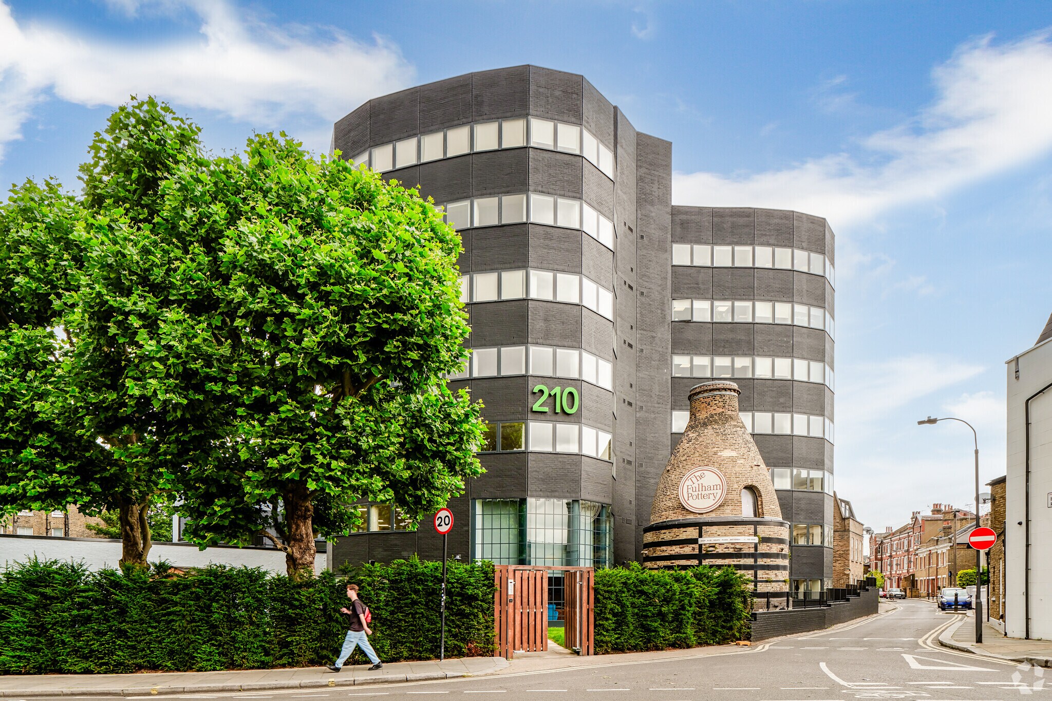 210 New Kings Rd, London, LND for Rent