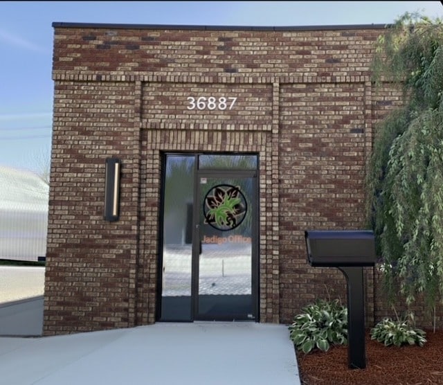 36887 Schoolcraft Rd, Livonia, MI for Rent