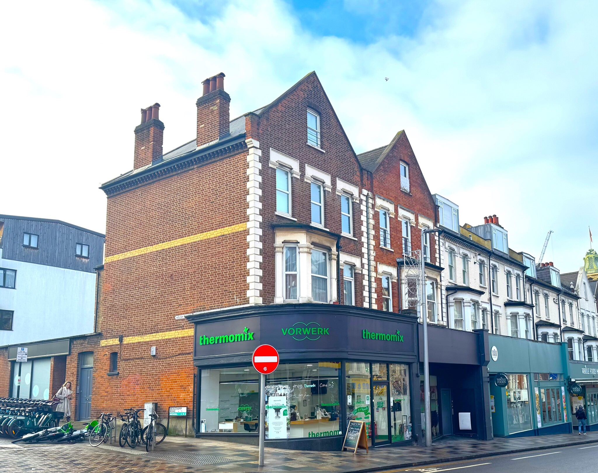 299-301 Lavender Hl, London, LND for Rent