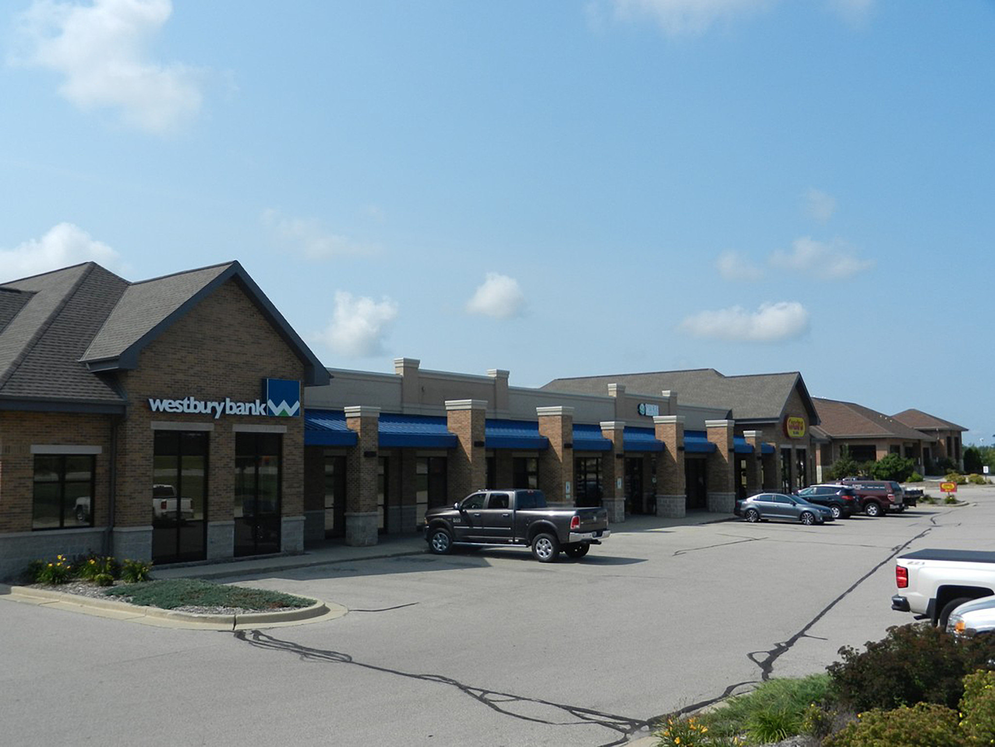 1175-1195 E Commerce Blvd, Slinger, WI for Rent