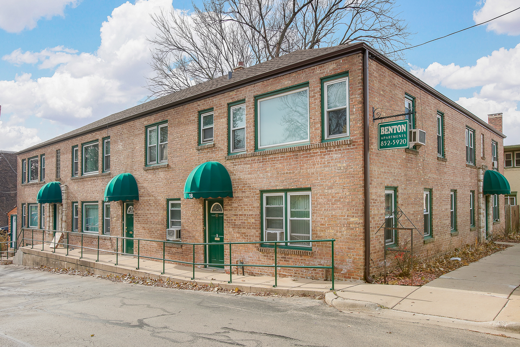 16-22 E Benton Ave, Naperville, IL for Sale