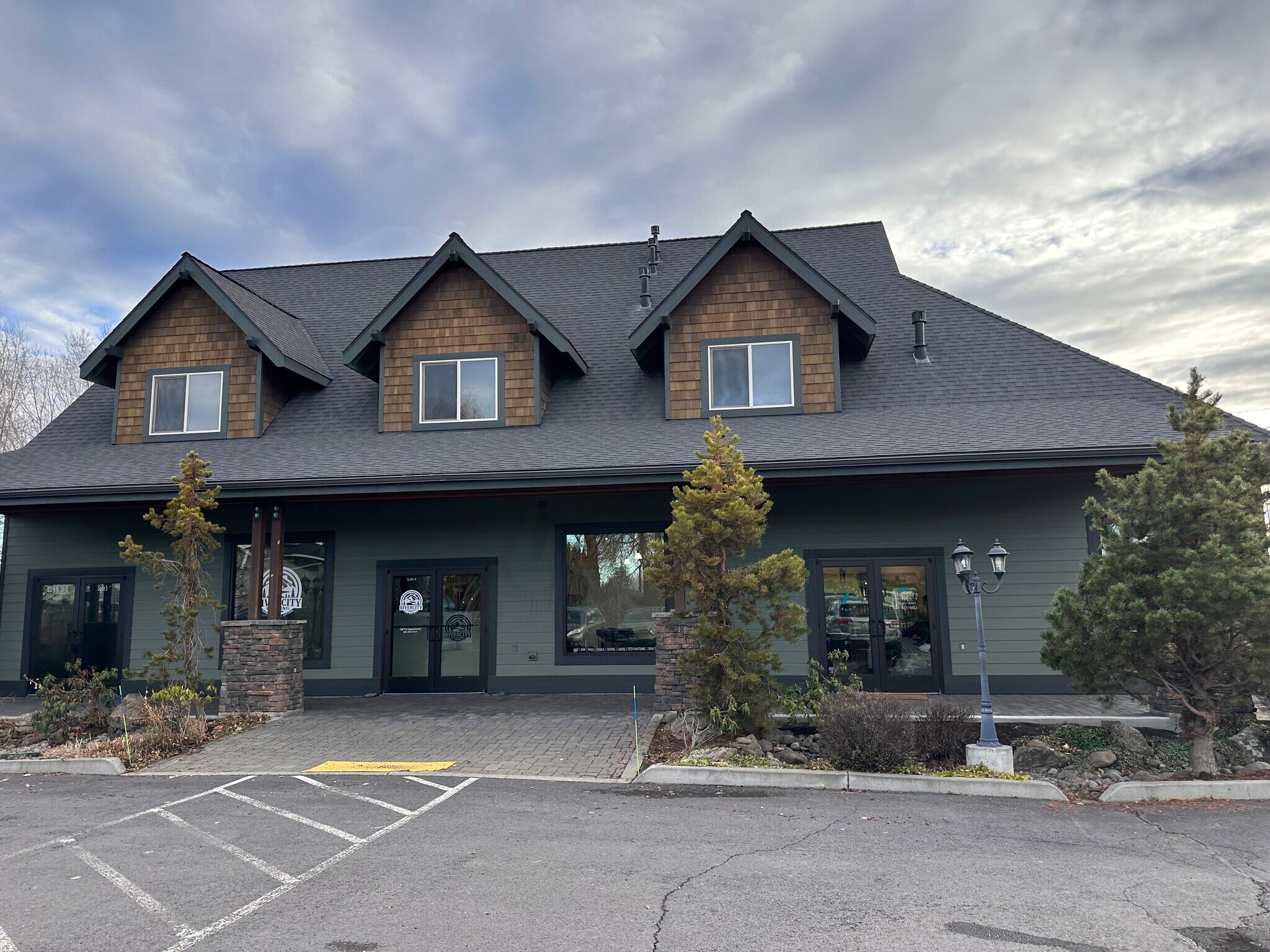 222 NW 7th St Redmond, OR 97756 Office Property for Lease on