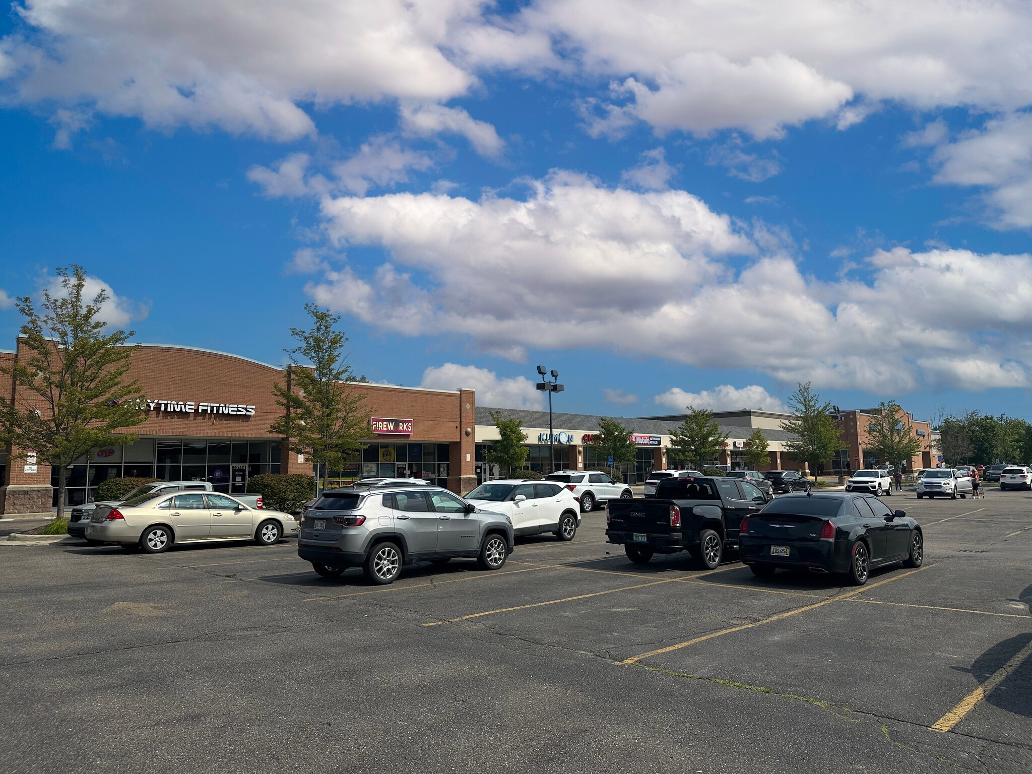 20732-20758 Pontiac Trail Rd, South Lyon, MI for Rent