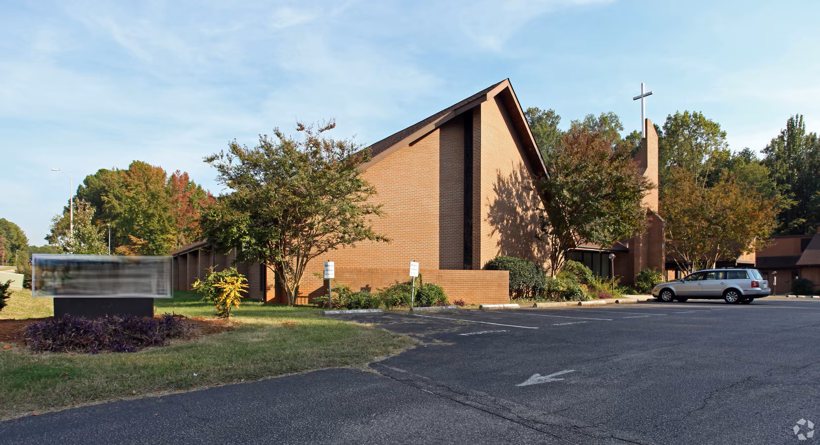 555 SW Maynard Rd, Cary, NC for Sale