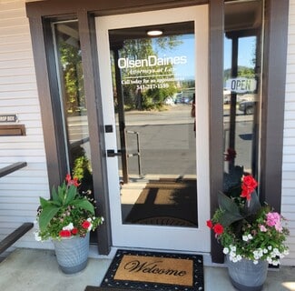 Grants Pass, OR Coworking Space - 1980 Redwood Ave