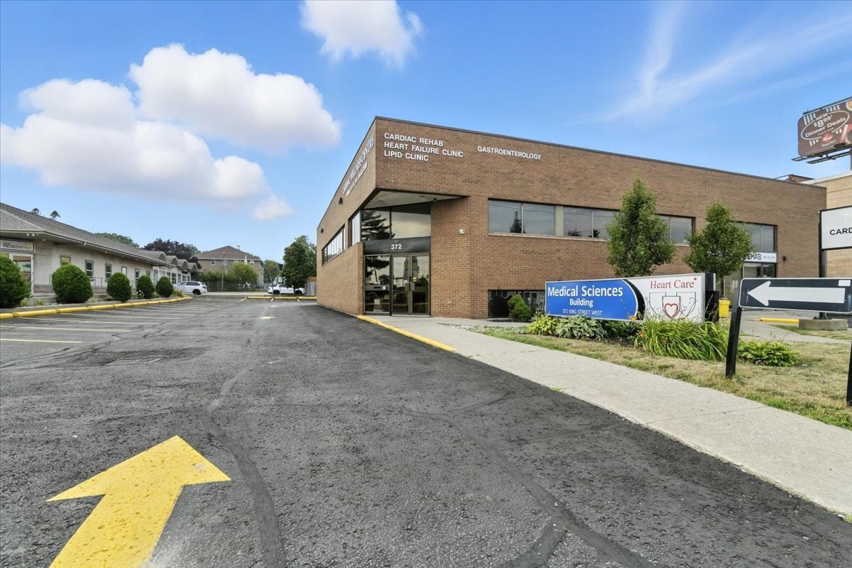 372 King St, Oshawa, ON for Rent