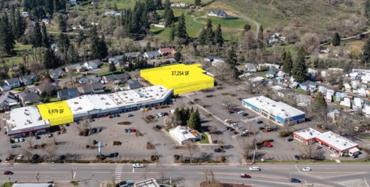 1137 N Pacific Hwy, Cottage Grove, OR for Rent