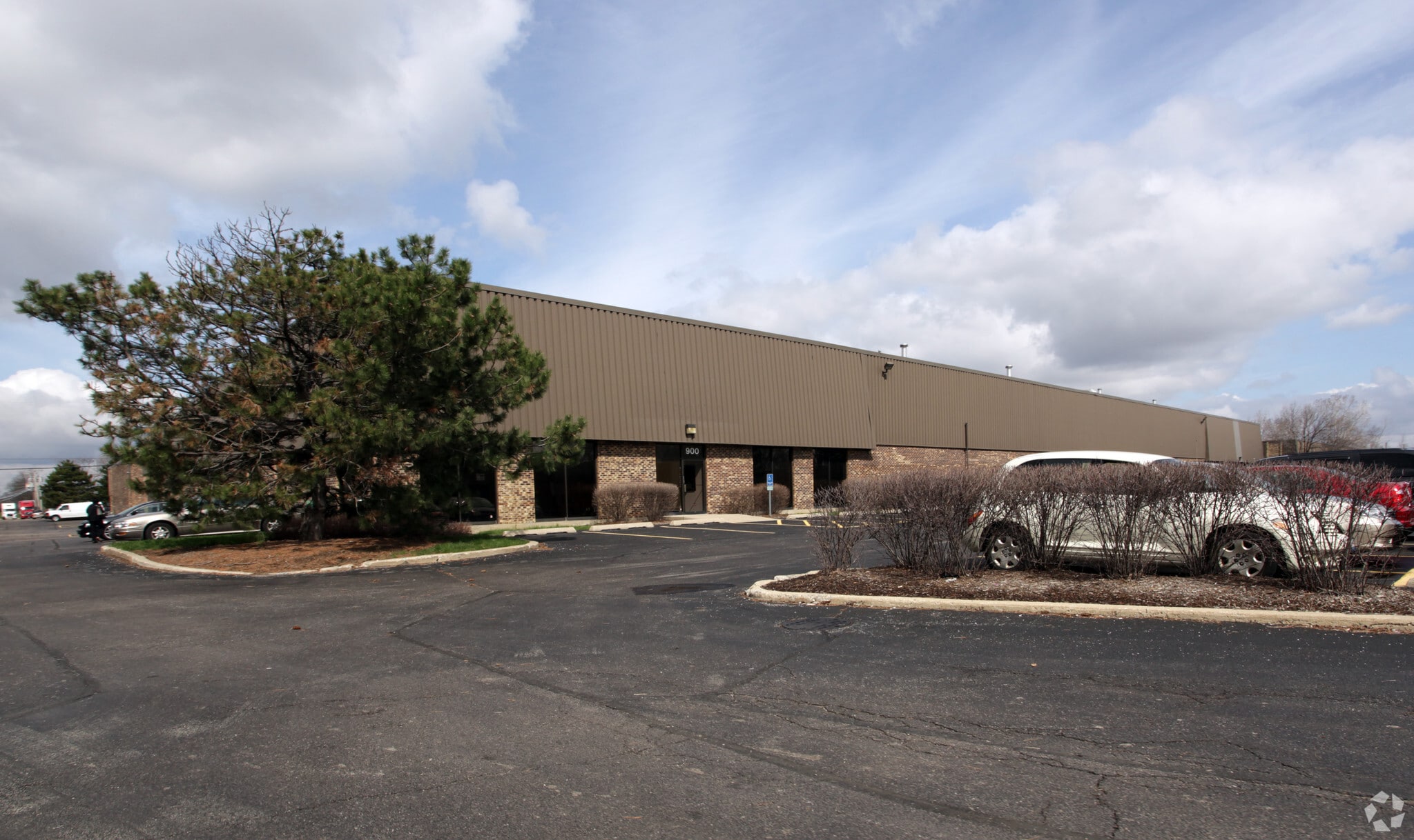 900-940 Lively Blvd, Wood Dale, IL for Rent