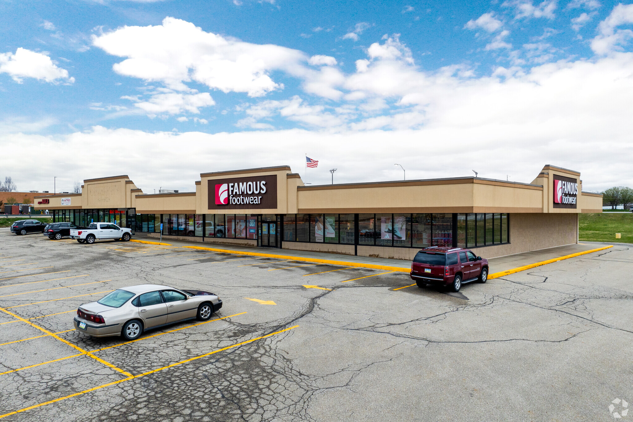 1160-1300 E Army Post Rd, Des Moines, IA for Rent