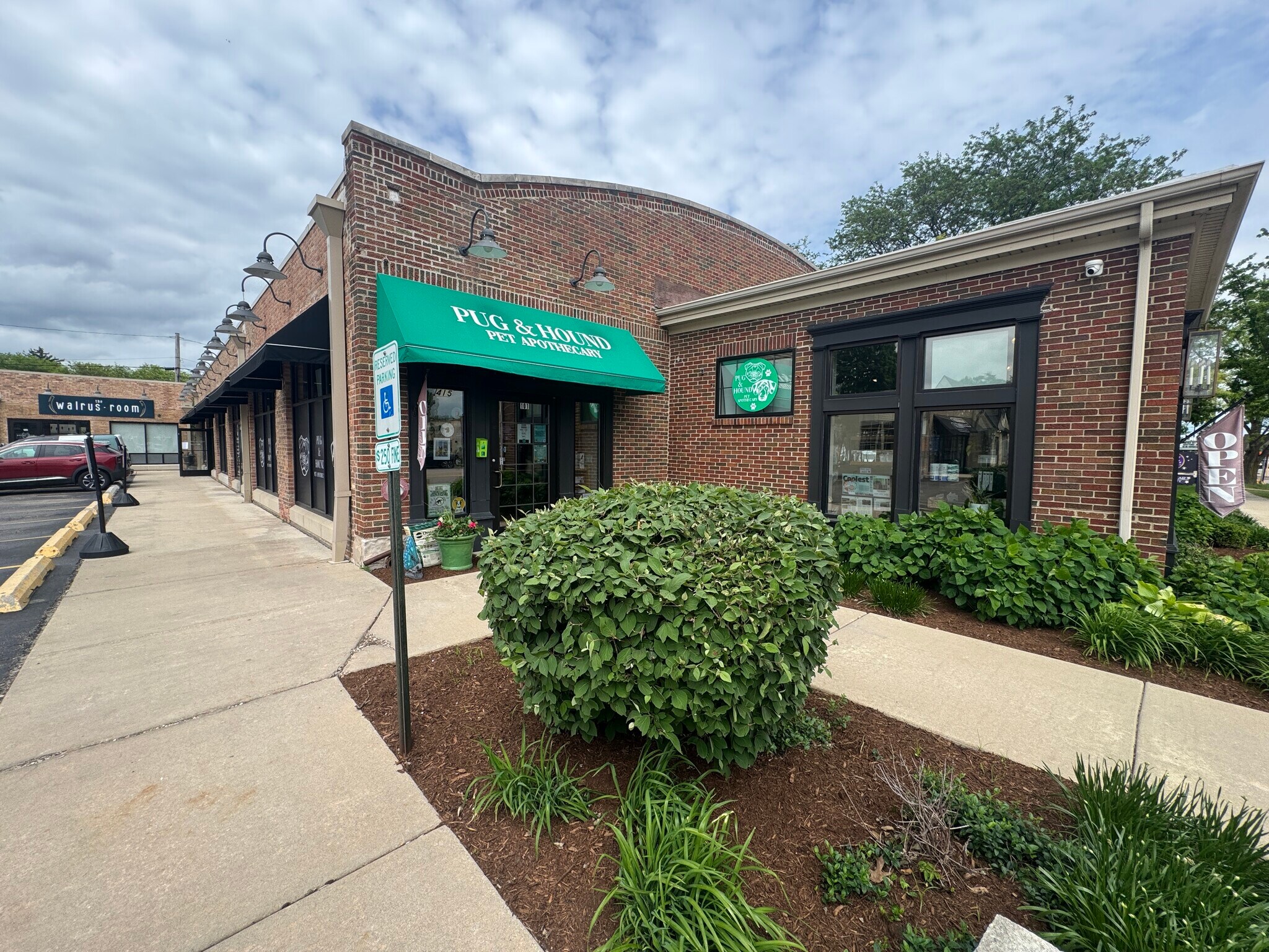 415 W State St, Geneva, IL for Sale