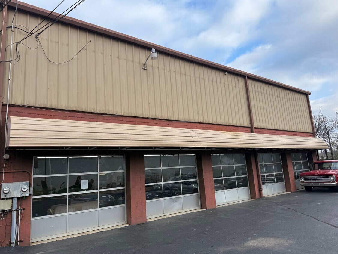 715 E Spring St, Cookeville, TN for Rent