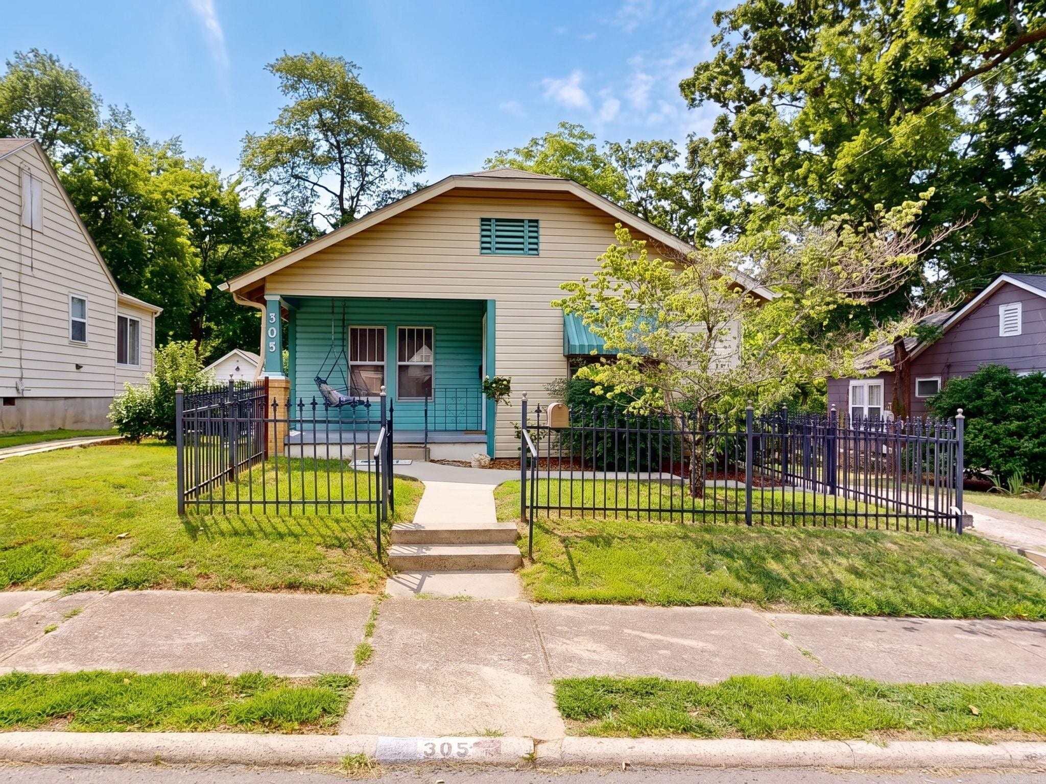 305 Richard St, Hot Springs National Park, AR for Sale