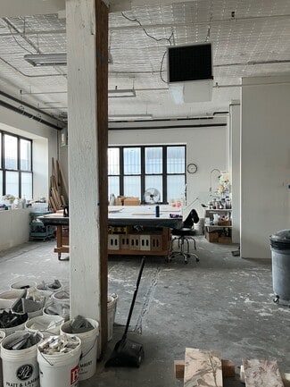 Brooklyn, NY Office/Retail - 109 Ingraham St