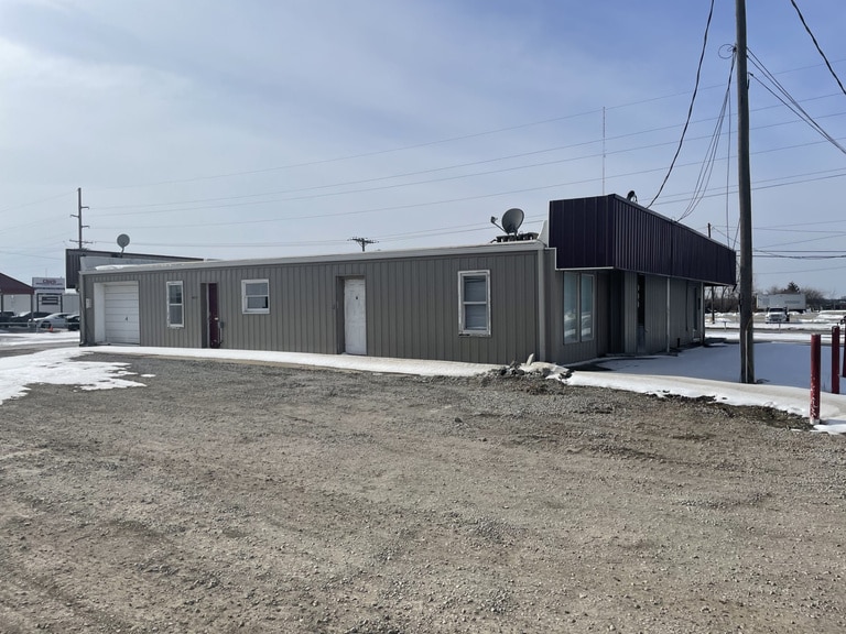 3815 S Limit Ave, Sedalia, MO for Rent