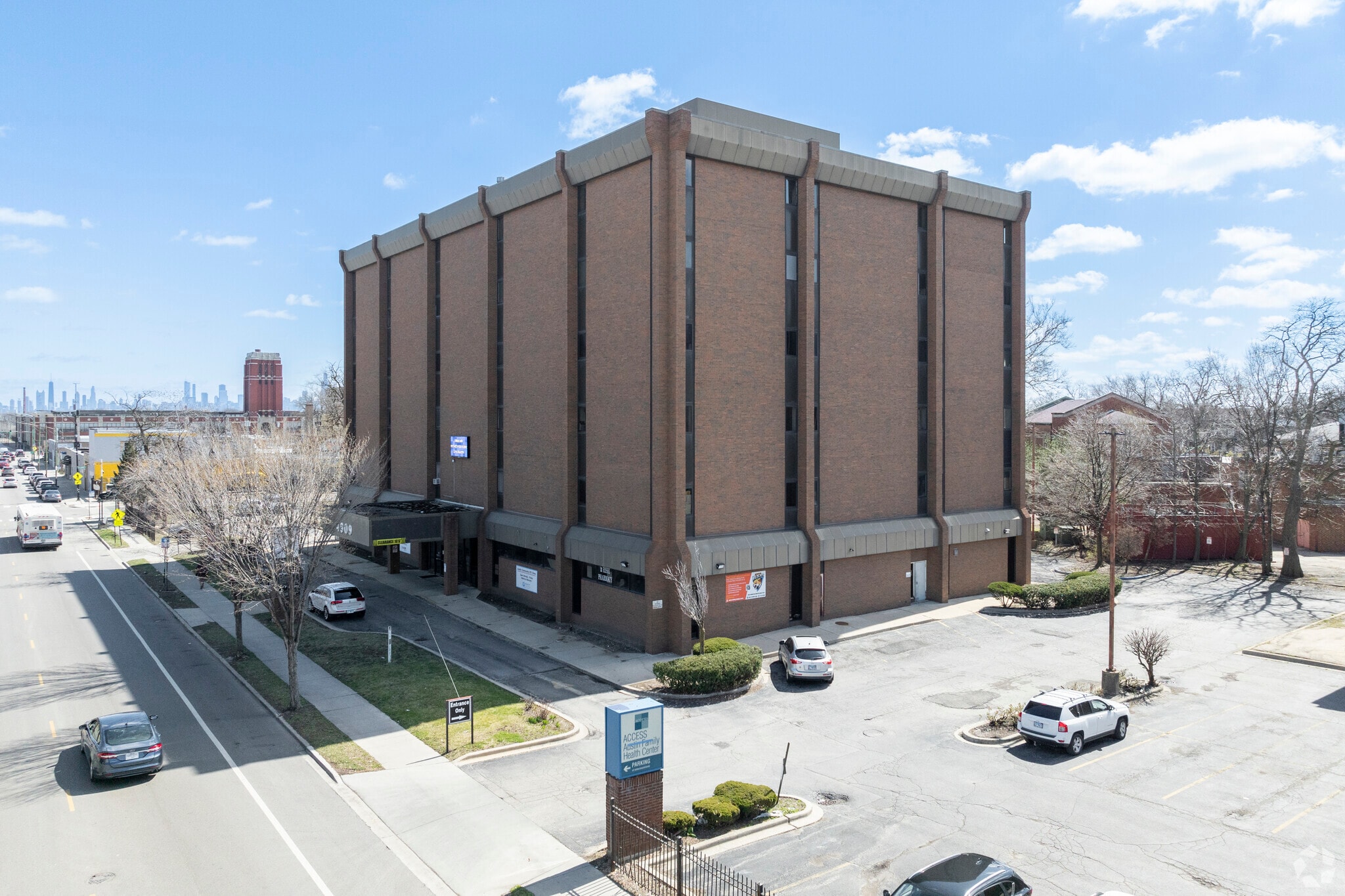 4909 W Division St, Chicago, IL for Sale