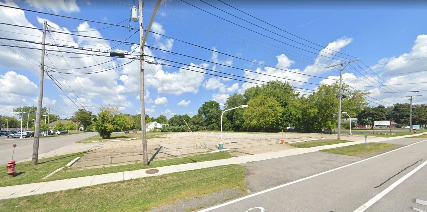 8250 Main St, Buffalo, NY for Sale