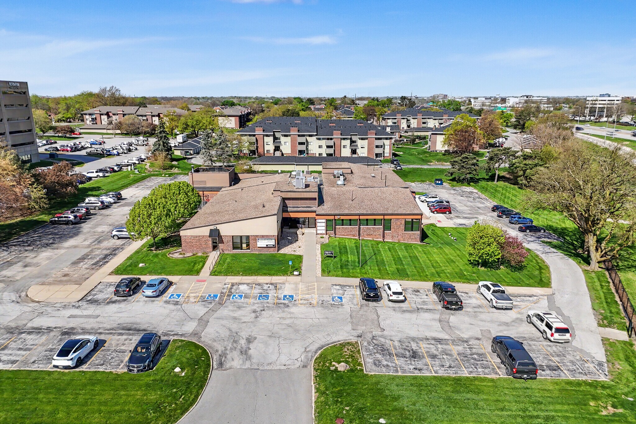 1300 37th St, West Des Moines, IA for Sale