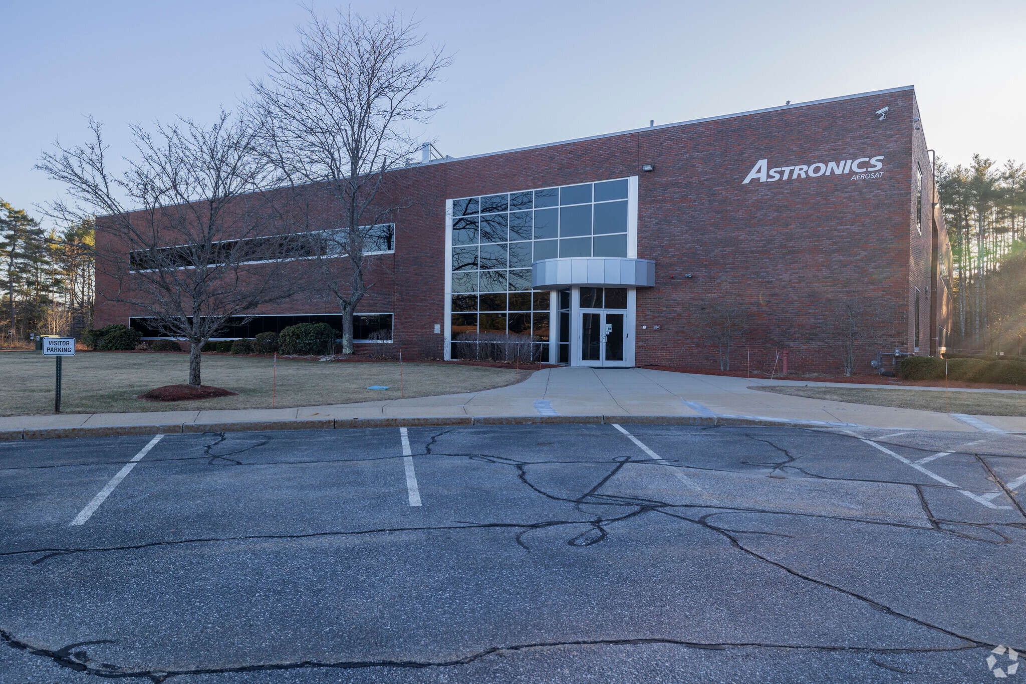 220 Hackett Hill Rd, Manchester, NH for Rent