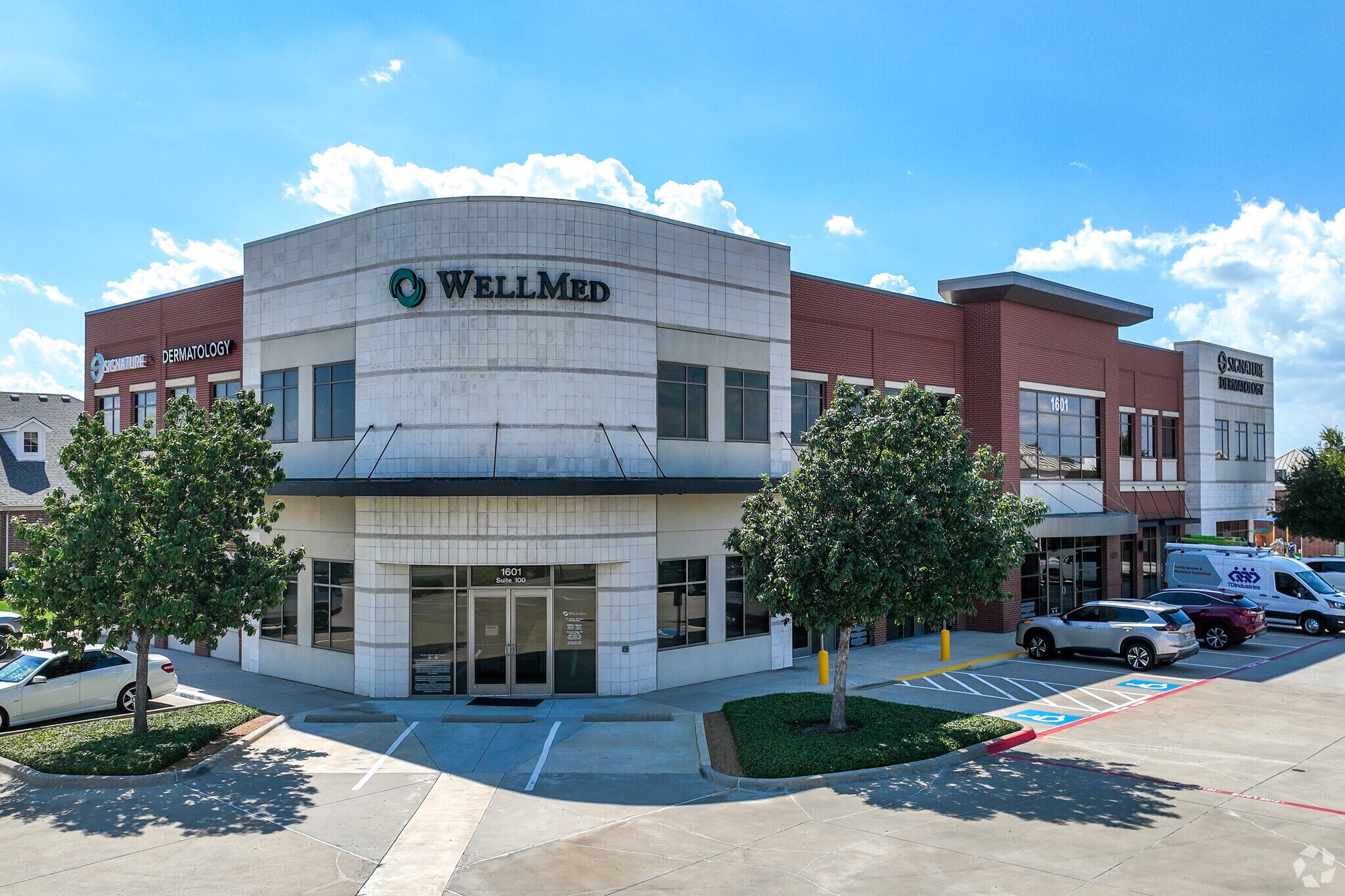 1601 W Hebron Pky, Carrollton, TX for Rent