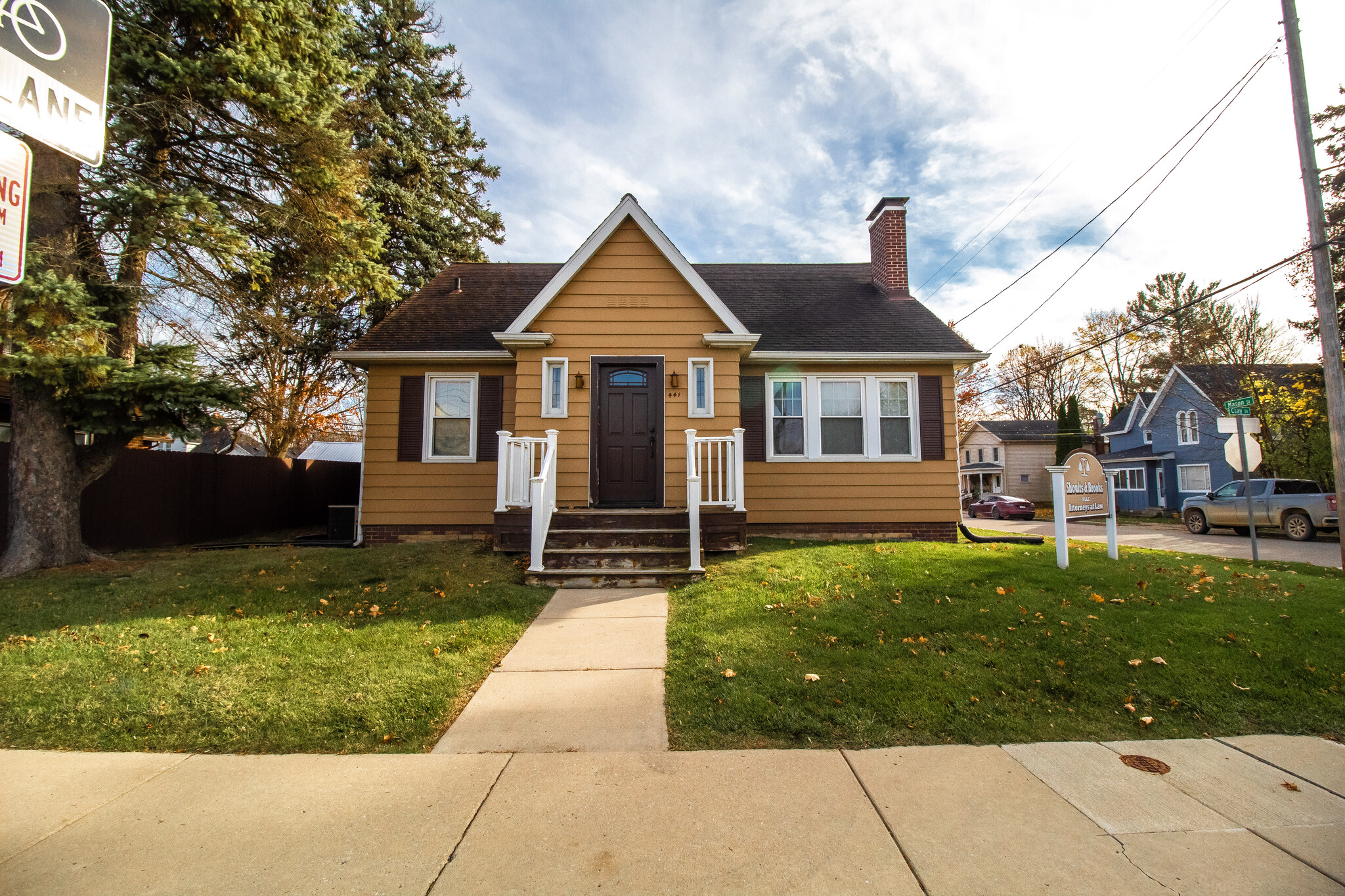 441 Clay St, Lapeer, MI for Sale