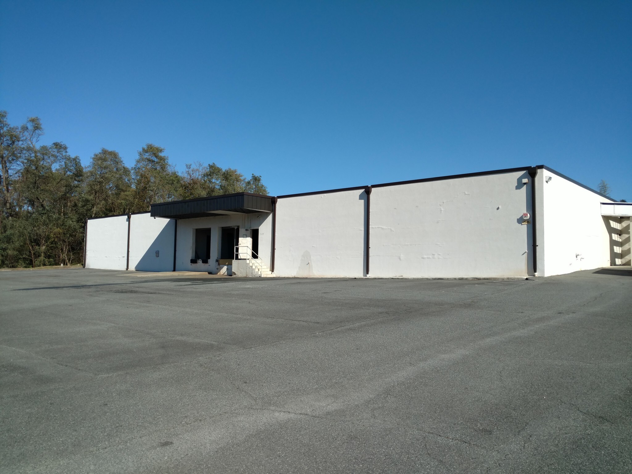 2615 Uwharrie Rd High Point, NC 27263 Industrial Property for Lease