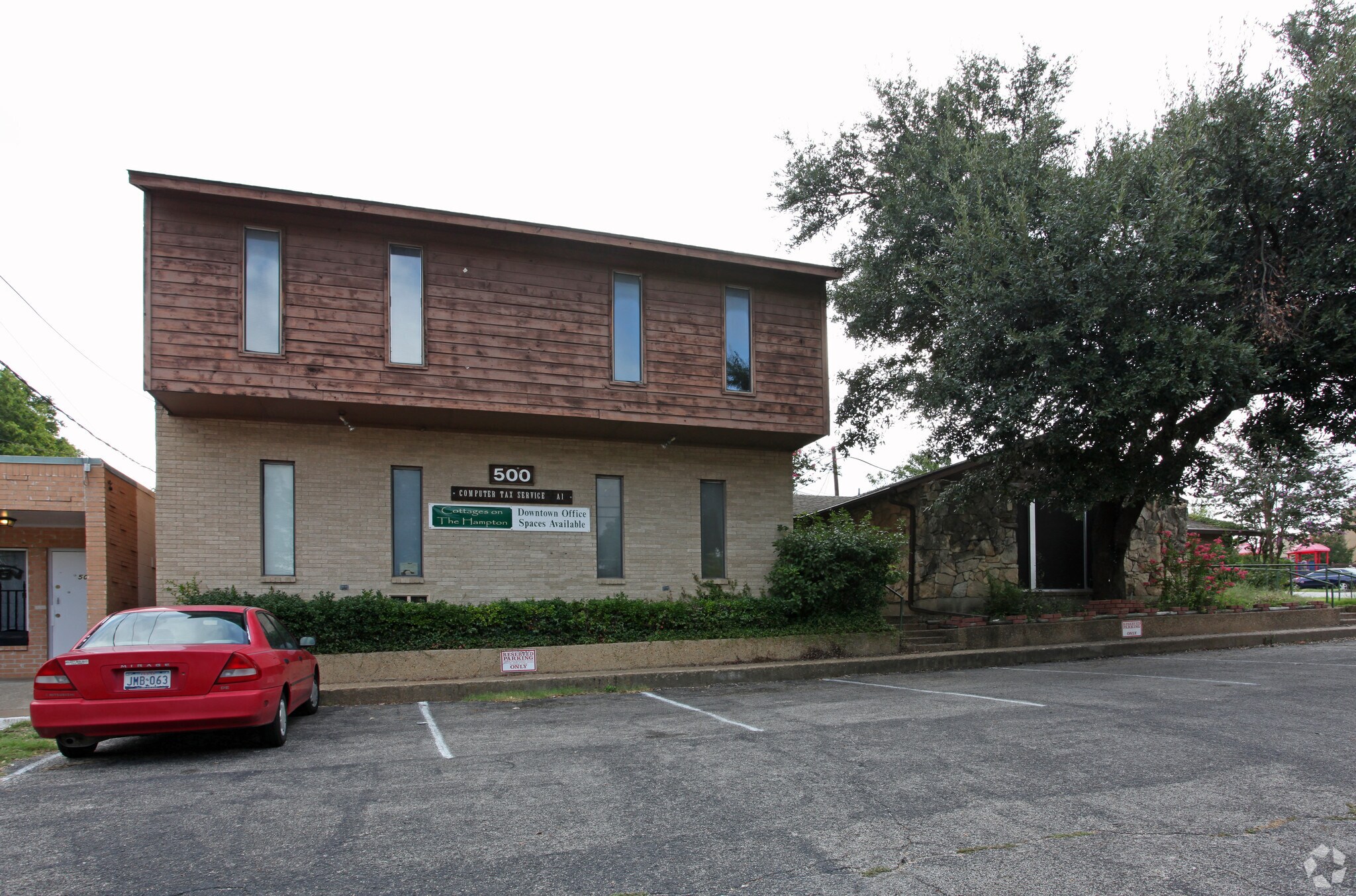 500 N Hampton Rd, DeSoto, TX for Rent