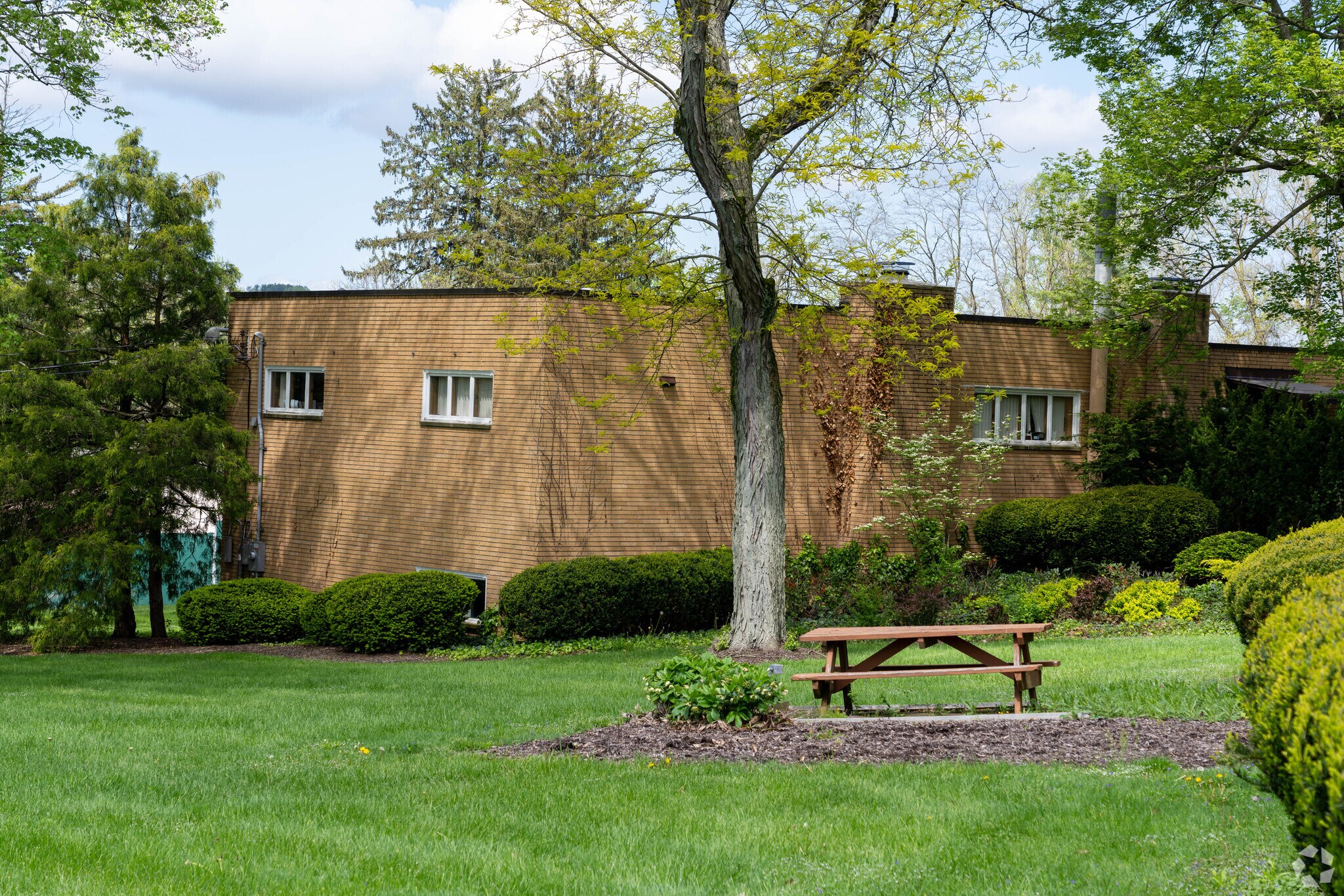 1133-1135 W Portage Trail Ext, Cuyahoga Falls, OH for Rent