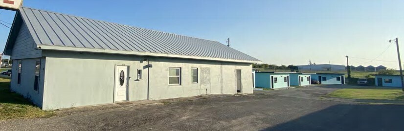 439 N Sunset Strip St, Kenedy, TX for Sale