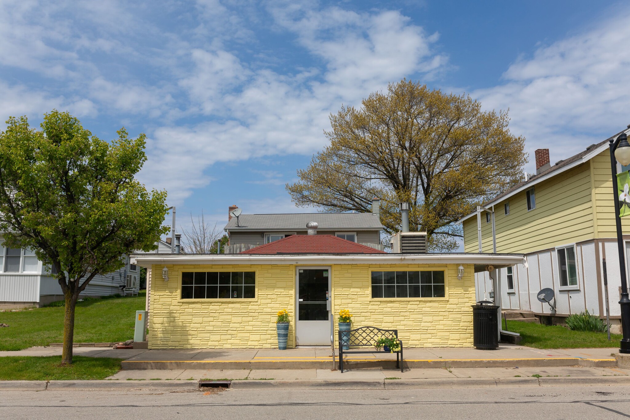 42 W Spring St, Port Austin, MI for Sale