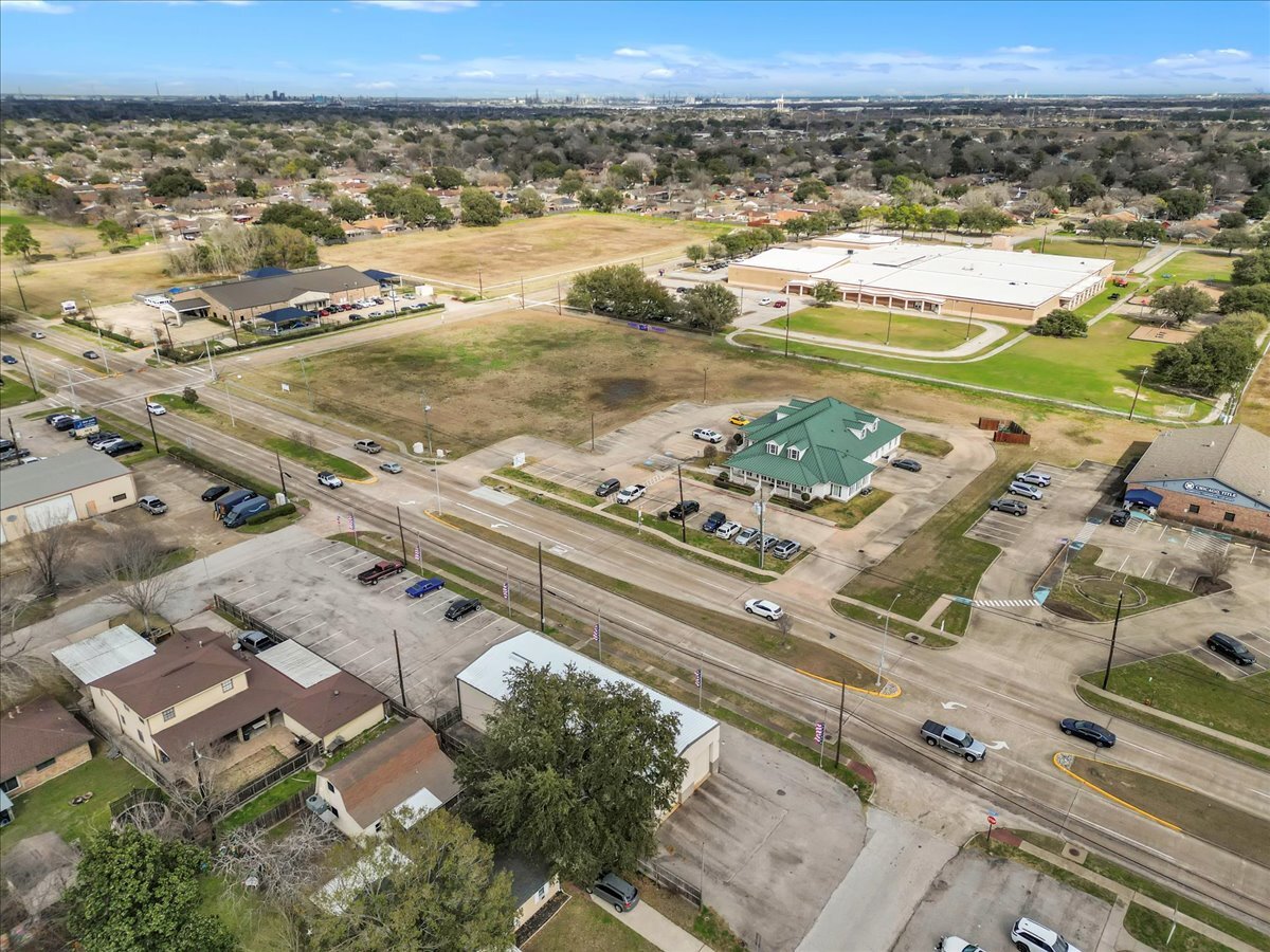 4610 Center St, Deer Park, TX for Sale