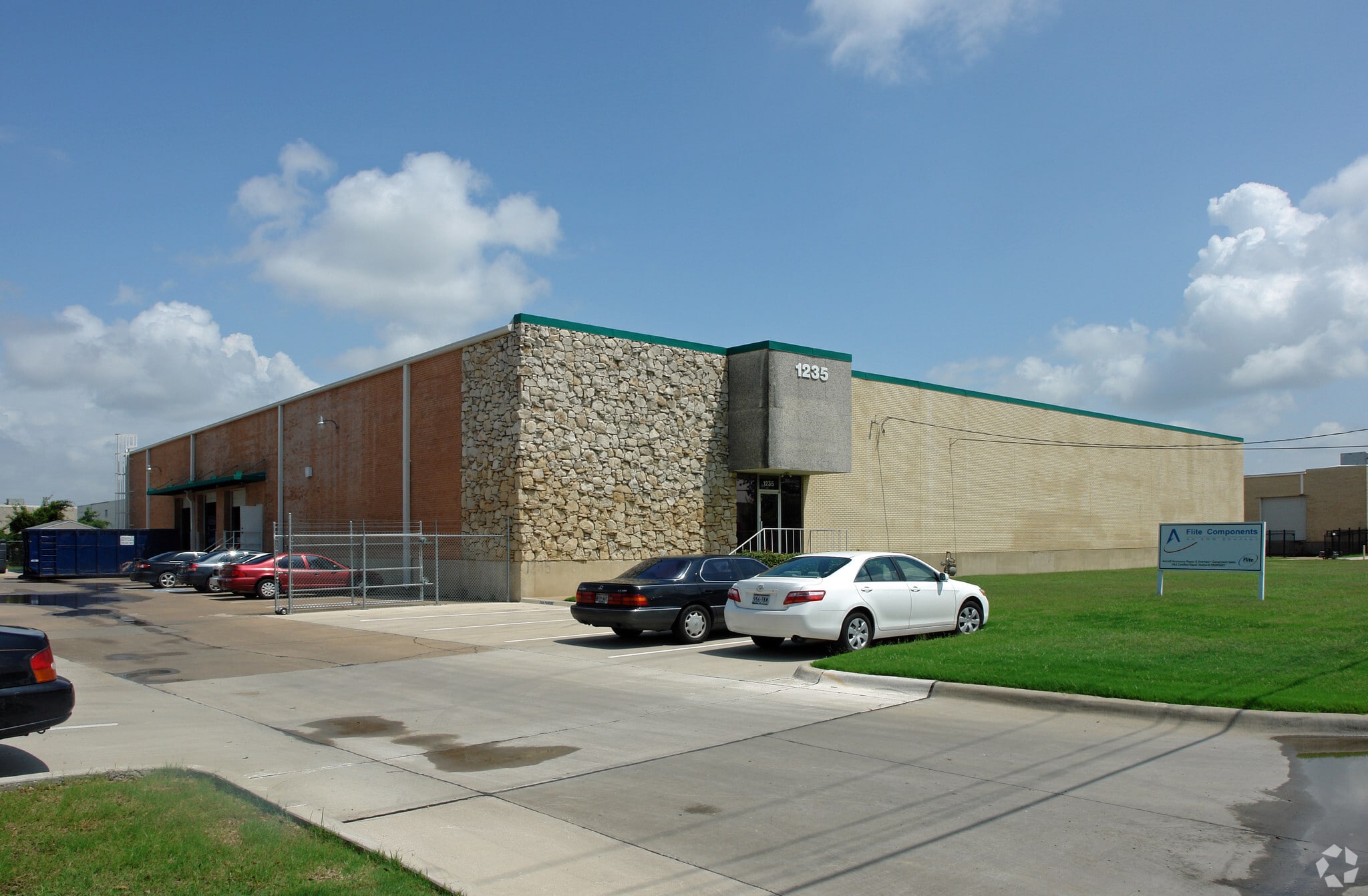 1235 Profit Dr, Dallas, TX for Rent