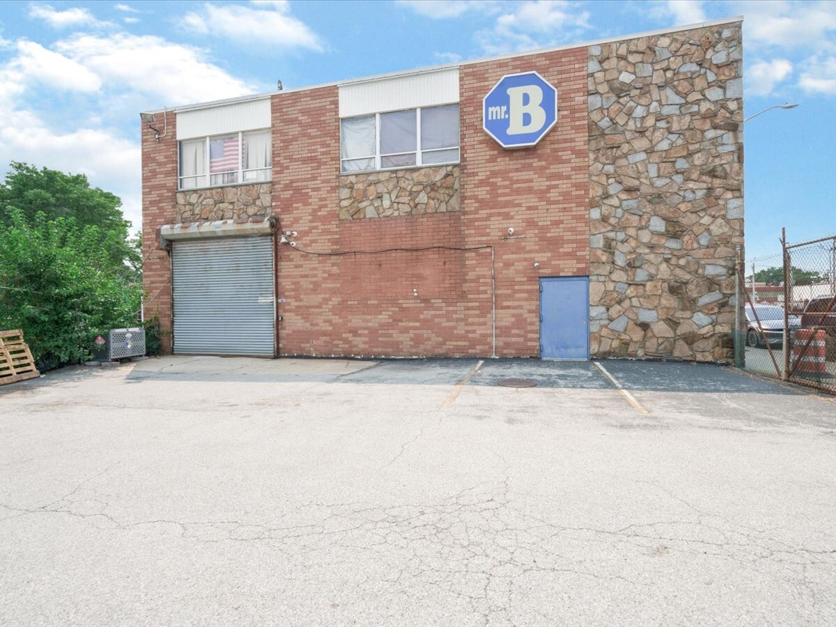 200 E Sunrise Hwy, Freeport, NY for Rent