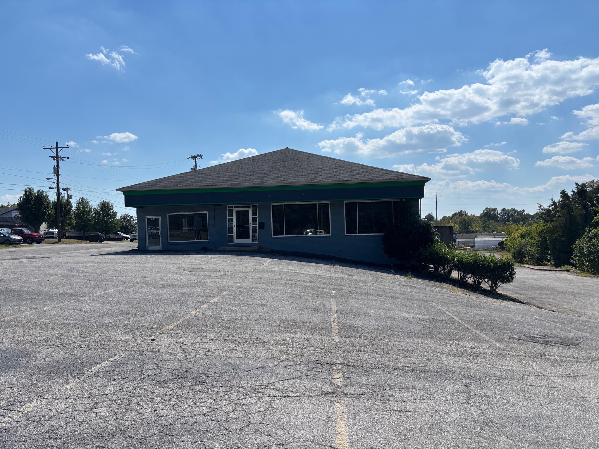 899-911 W Main St, Hendersonville, TN for Sale