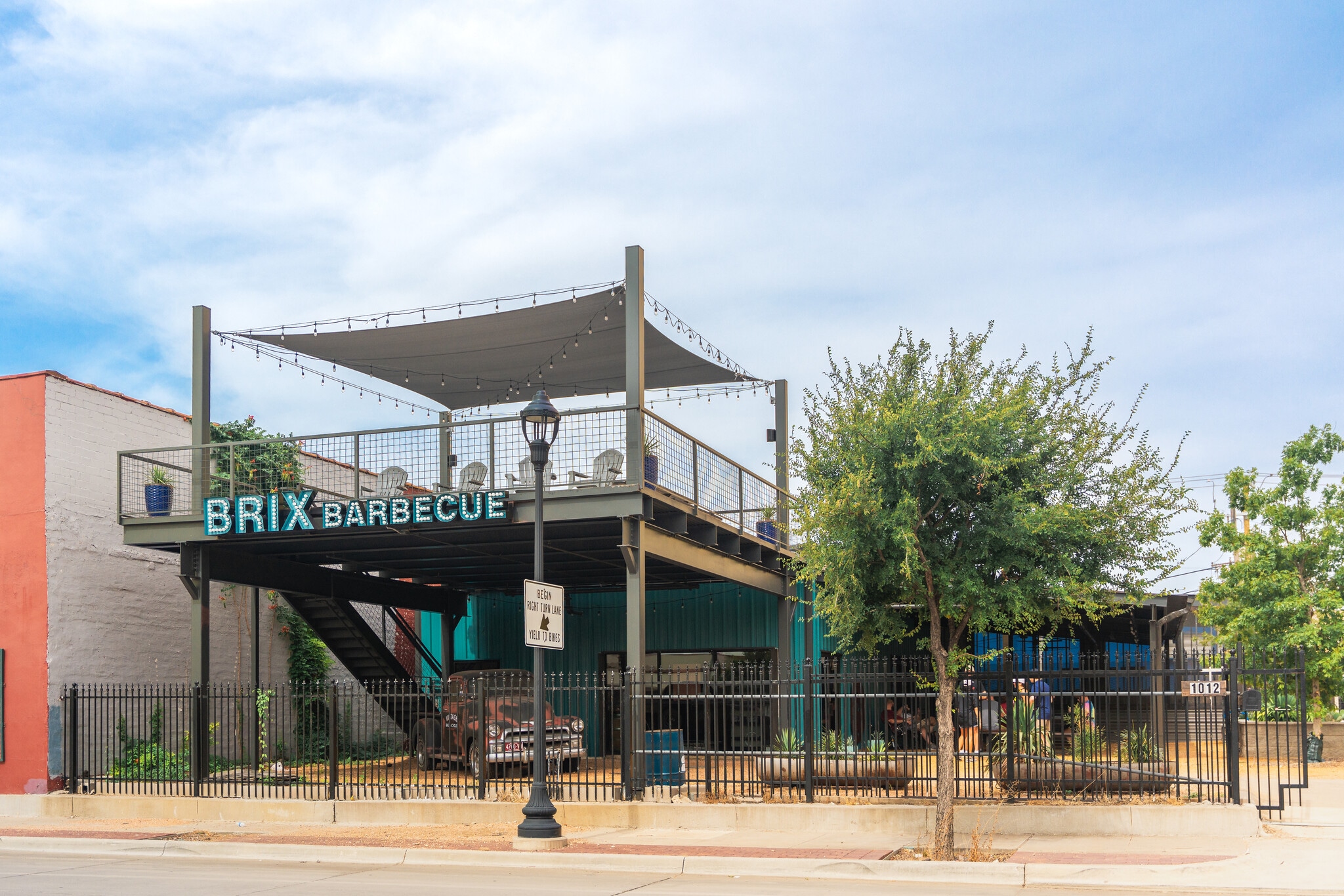 1012 S Main St, Fort Worth, TX for Rent
